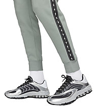 Nike Sportswear M Fleece Cargo - Trainingshosen - Herren, Green