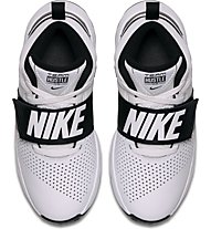 Nike Team Hustle D 8 (GS) - scarpe da basket - bambino, White/Black