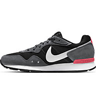 Nike Venture Runner - Sneakers - Herren, Black/Dark Grey/Red